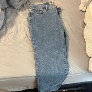 Vintage jean from Madewell size 32 and never worn.